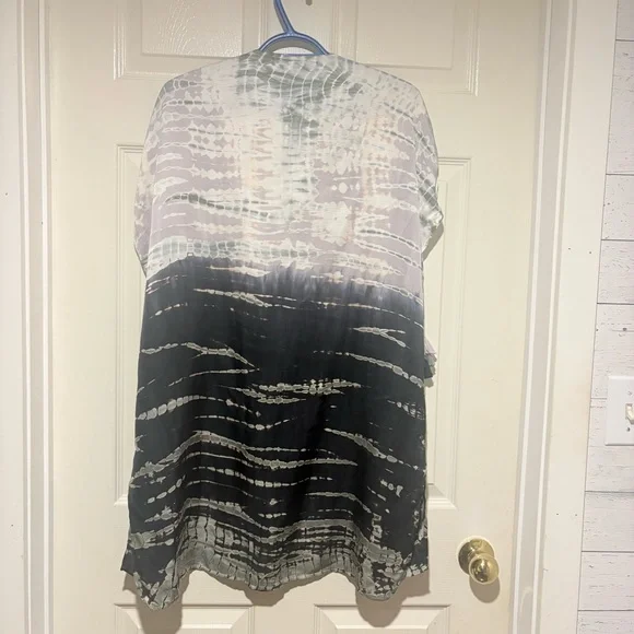 Cover up - Picture 2 of 3